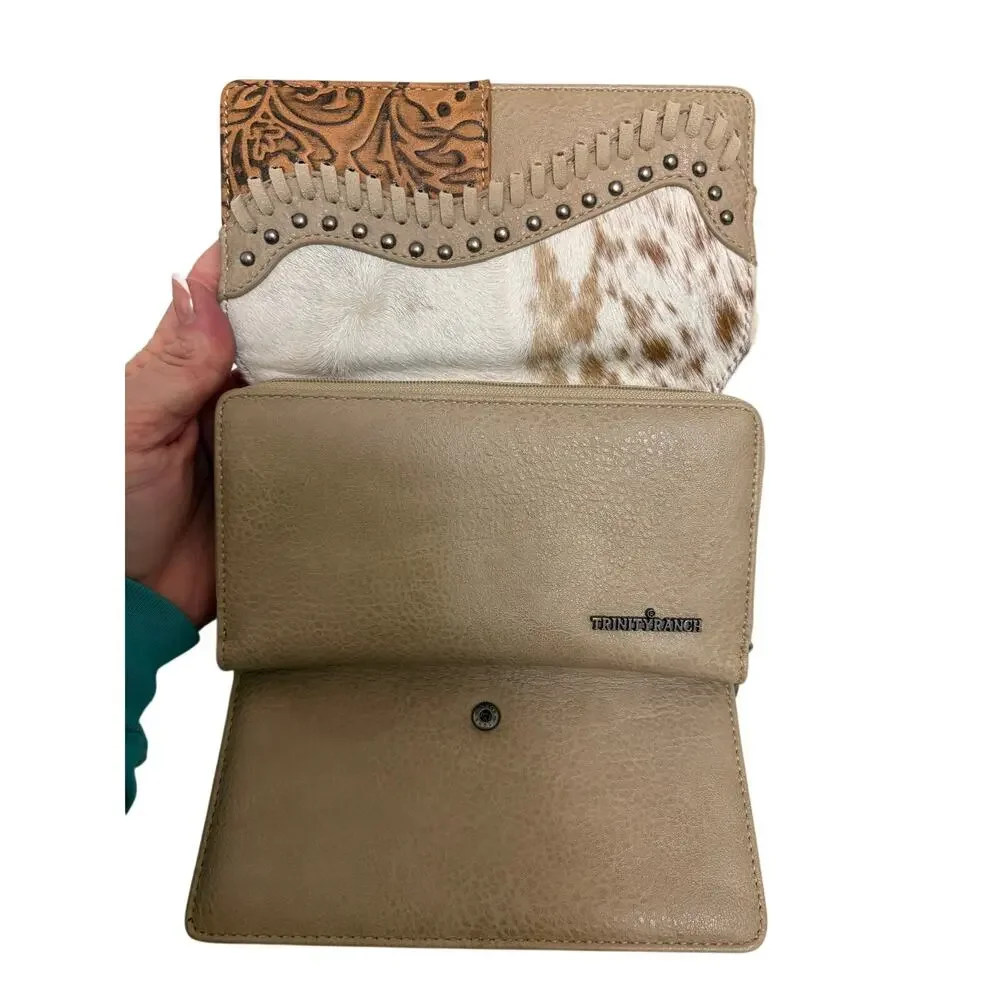 TRINITY RANCH HAIR-ON COWHIDE SADDLE SHAPE WALLET - Picture 3 of 11